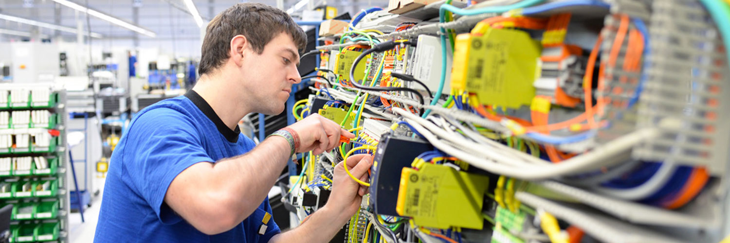 Zwerrenz Automatisierungstechnik offene Stellen Ausbildung Duales Studium SPS Programmierer Mechatroniker Industriemechaniker