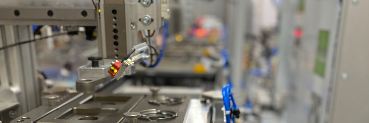 Zwerrenz Automatisierungstechnik Automationsanlagen Montageanlagen Prüfanlagen Rundtaktautomaten Handarbeitsplätze Roboterzellen Musterbau Vorrichtungsbau Liniensysteme Transfersysteme